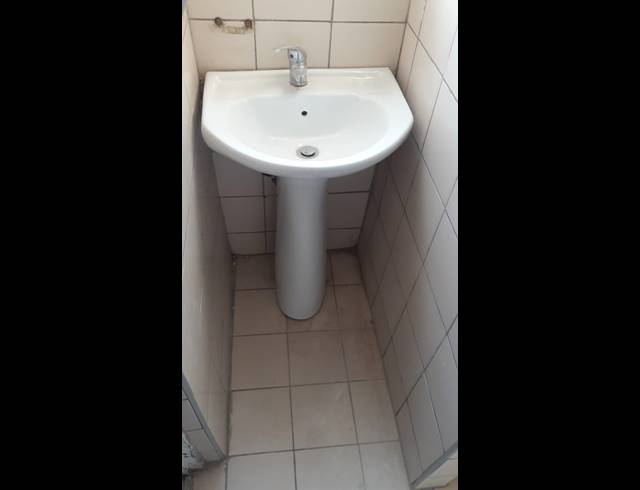 3 BEDROOM DUPLEX RENTED IN CHATSWORTH CENTRAL
